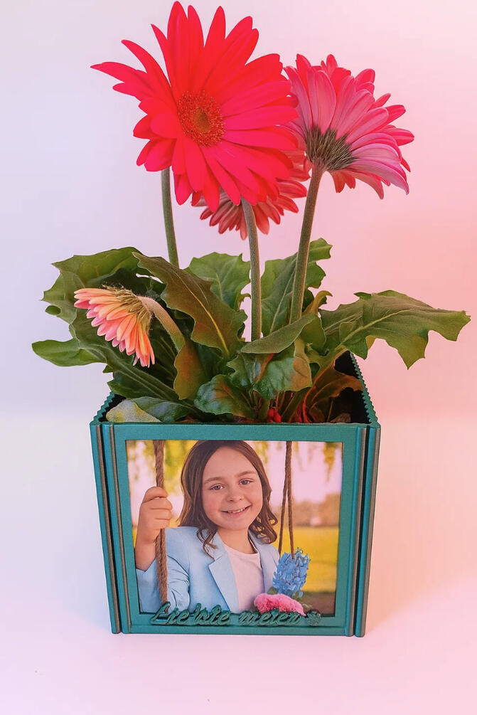 Square Ribbed Planter and Photo Holder